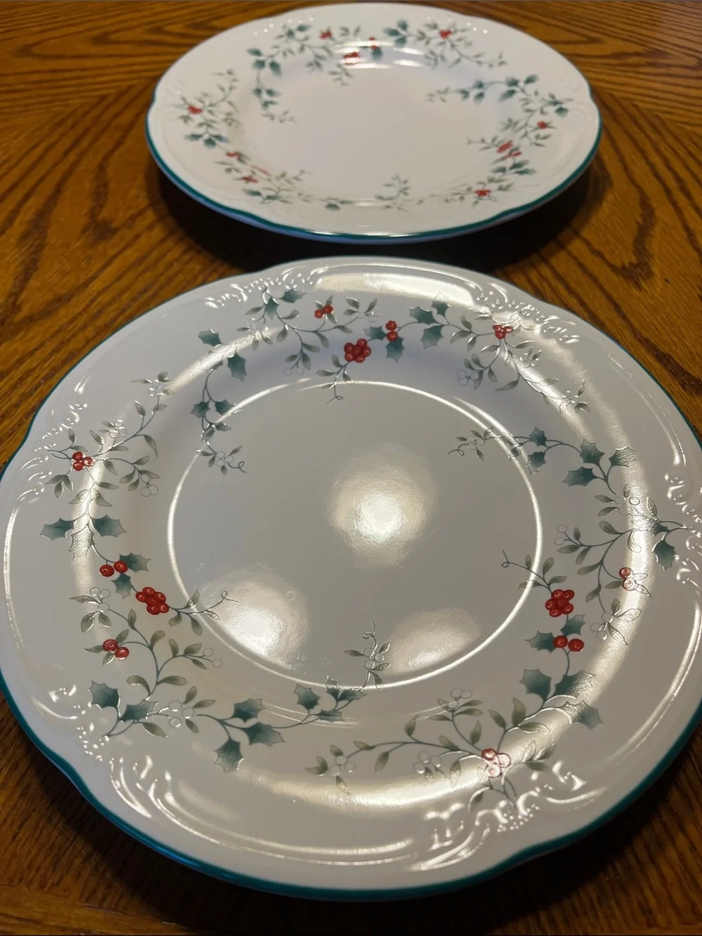Pfaltzgraff Winterberry 8” salad plates - set of 2